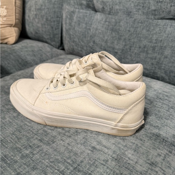 Vans - Picture 2 of 5